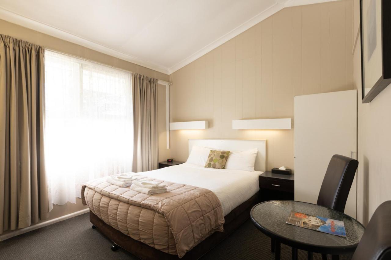Mittagong Motel Bagian luar foto