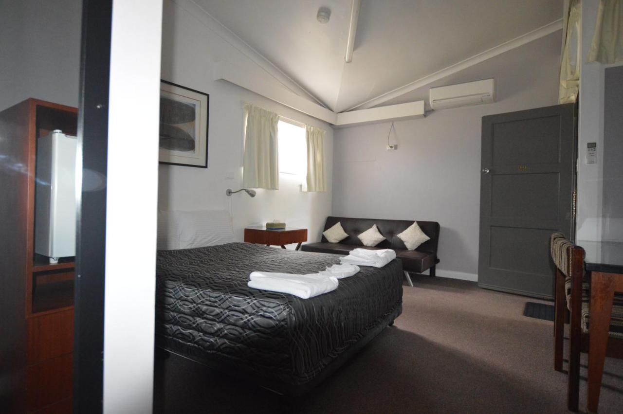 Mittagong Motel Bagian luar foto
