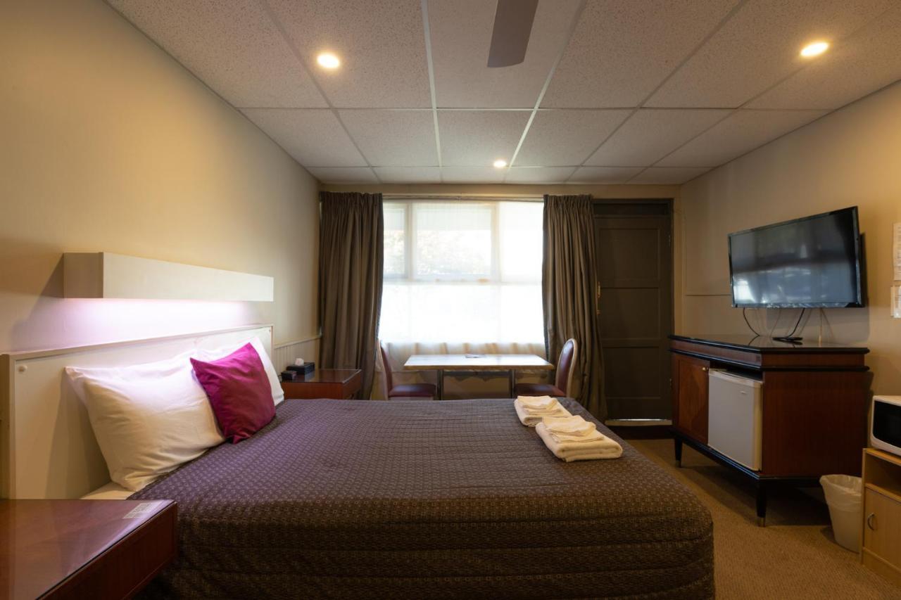 Mittagong Motel Bagian luar foto