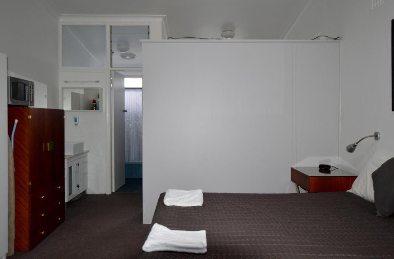 Mittagong Motel Bagian luar foto